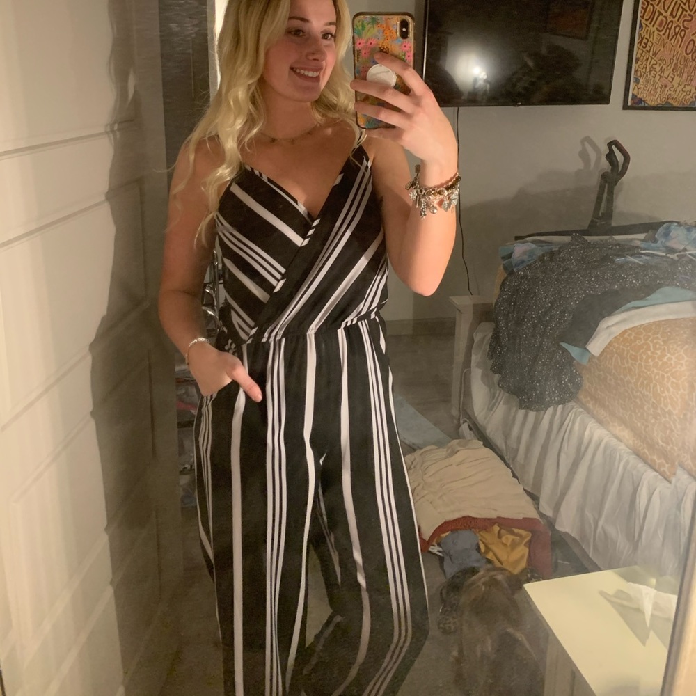 Striped romper w pockets